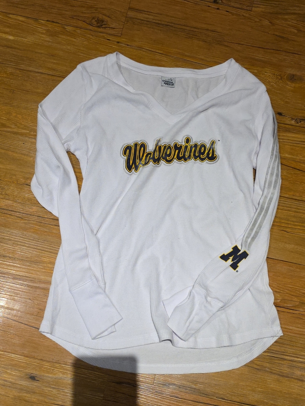 Creative Apparel Concepts White Waffle Michigan Tee with Logo Tag On Sleeve M